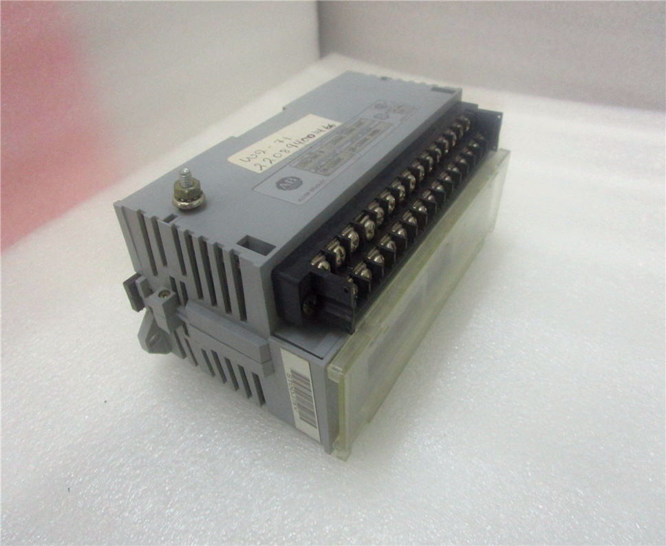 Allen Bradley 1791-8AC Module