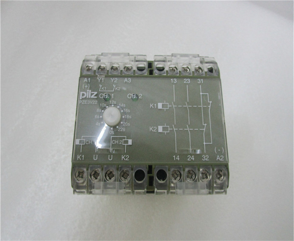 PILZ  PZE3V22 24VDC Module