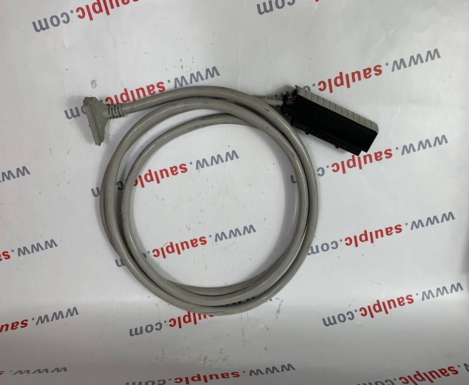 Allen-Bradley 1492-CABLE025Y