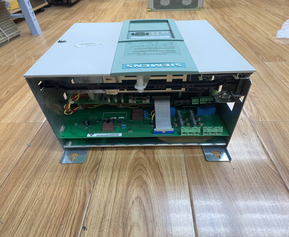 SIEMENS 6RA7018-6FS22-0-Z